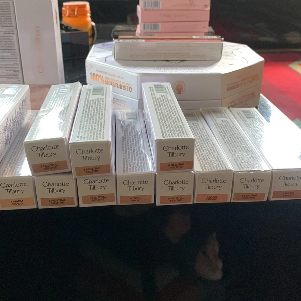 Charlotte Tilbury CHARLOTTE'S BEAUTIFUL SKIN FOUNDATION 1-2-3-4-5-6-7-8-9 - Picture 11 of 12